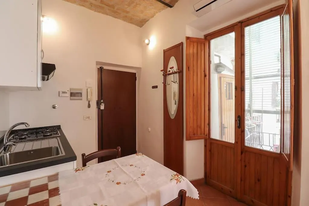 Appartamento In Via Plauto روما شقة