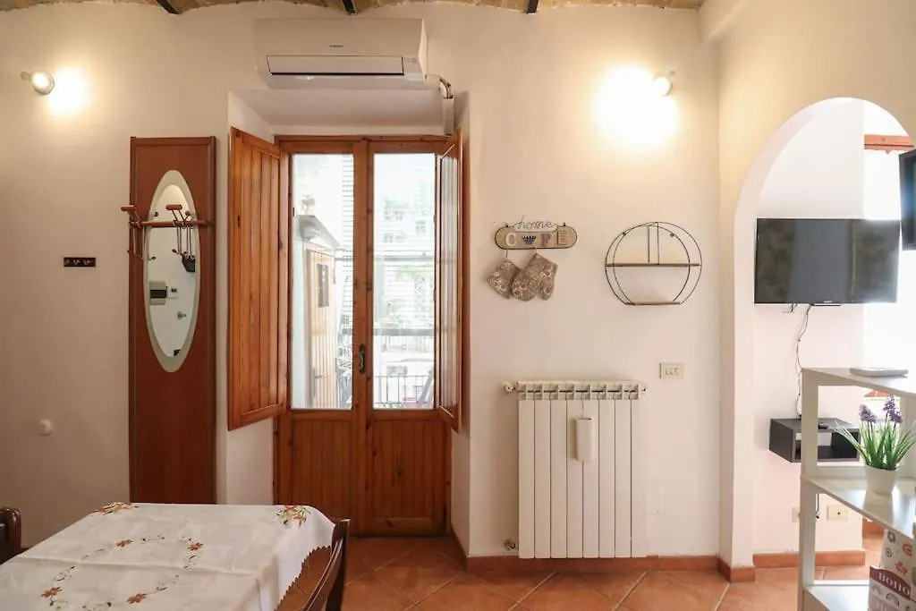 Appartamento In Via Plauto روما شقة