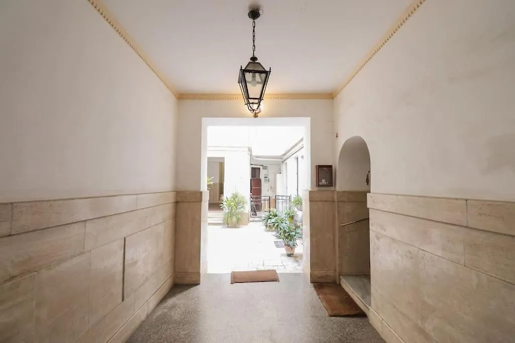 Appartamento In Via Plauto Roma Apartamento